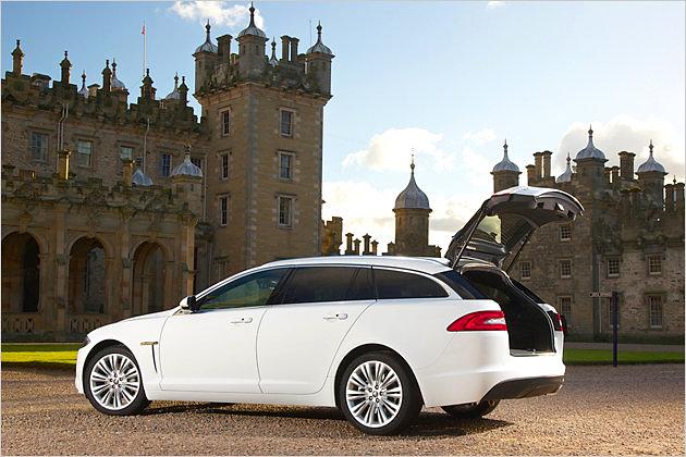 Der XF Sportbrake ist übrigens erst der zweite Kombi in der Jaguar-Historie