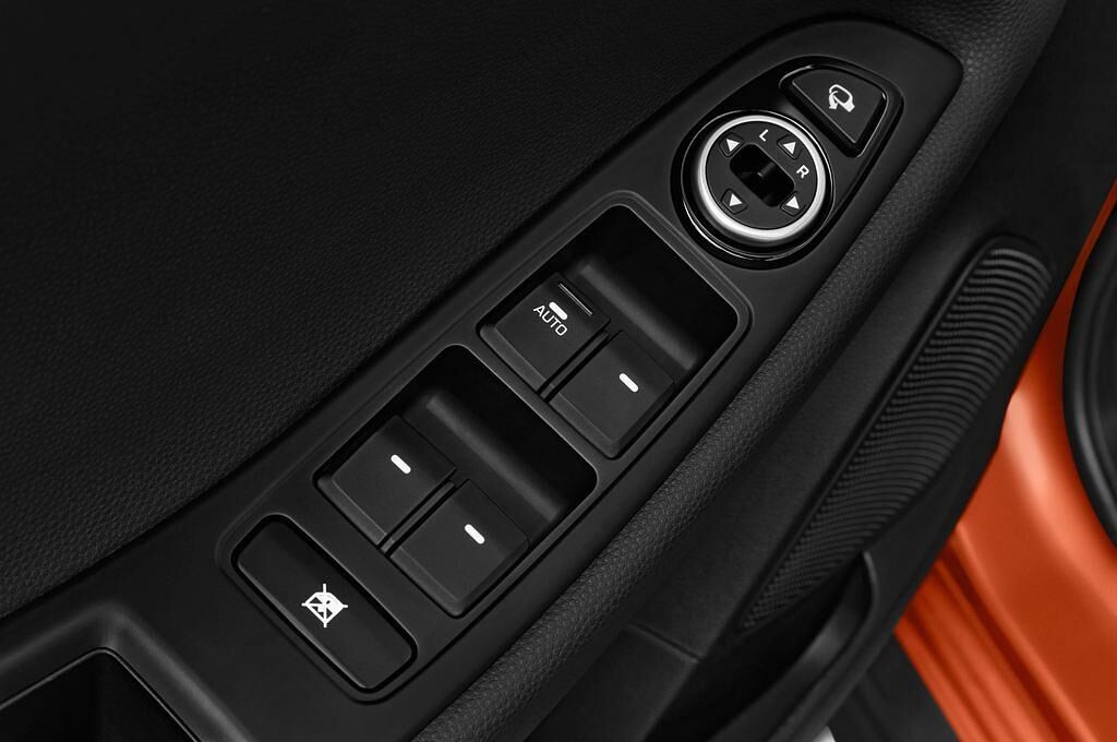 Hyundai I20 Active (Baujahr 2016) Trend 5 Türen Bedienungselemente Tür