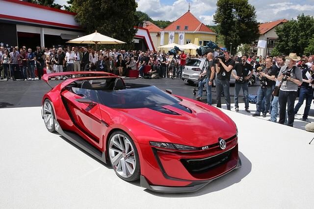 Das Auto lässt sich auch auf der Playstation fahren