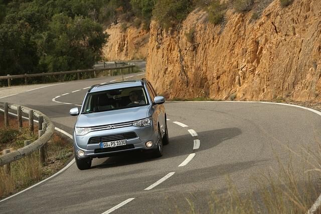 Mitsubishi Outlander PHEV - Grüne Technik für ein ruhiges Gewissen (Kurzfassung)