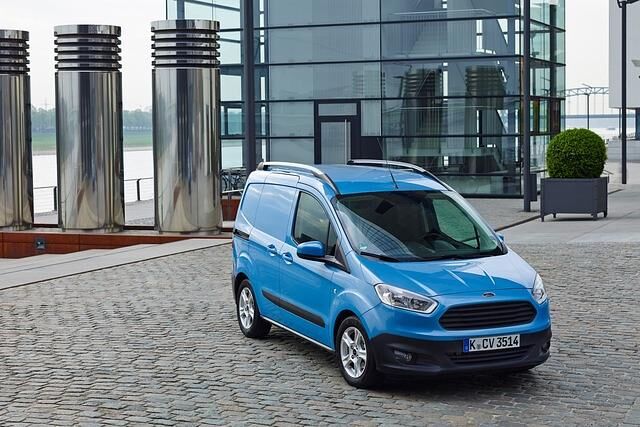 Ford Transit Courier - Der schleppt, wenn’s eng wird