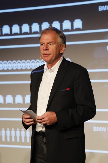 Dr. Friedrich Nitschke ist der Vorsitzende des Geschäftsführung der M GmbH