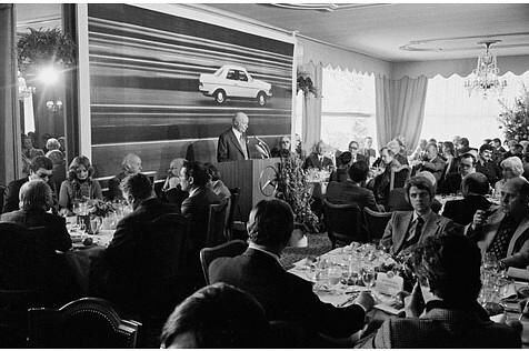 Weltpremiere Mercedes C 123 auf dem Genfer Salon 1977