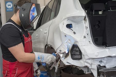 Kfz-Schiedsstellen - Weniger Streits zwischen Autofahrer und Werkstatt Kfz-Schiedsstellen - Weniger Streits zwischen Autofahrer und Werkstatt