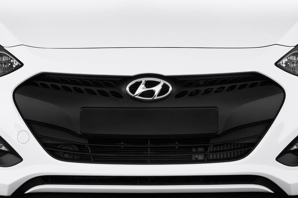 Hyundai I30 (Baujahr 2014) Design 3 Türen Kühlergrill und Scheinwerfer