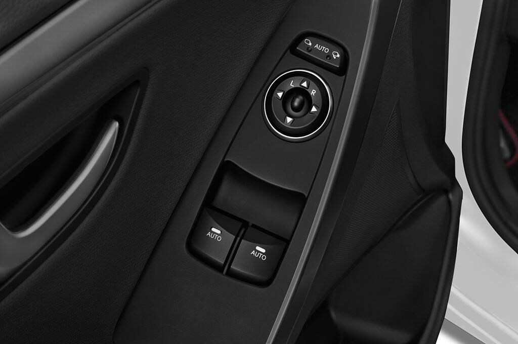 Hyundai I30 (Baujahr 2015) Turbo 3 Türen Bedienungselemente Tür