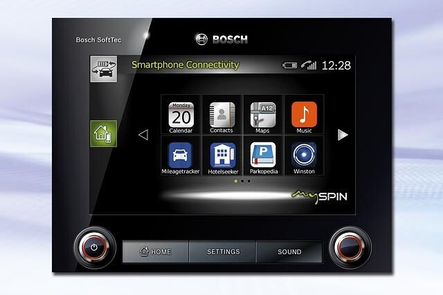 Auch Apps halten immer stärker Einzug ins Auto