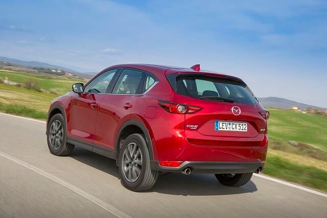 Tatsächlich wurde der Mazda CX-5 in vielen Details verändert, insgesamt die Optik aber behutsam weiterentwickelt