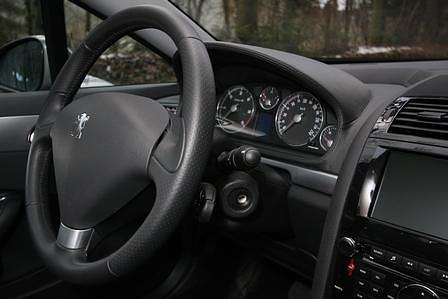 Peugeot 407 Coupe HDi 240 Bi-Turbo