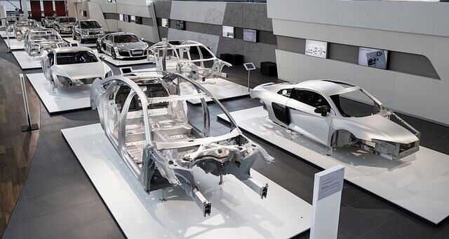 Audi A8-Karosse - Leicht und doch schwerer