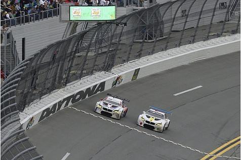 BMW M6 GTLM 2017 von John Baldessari und sein Pendant ohne Designkreation