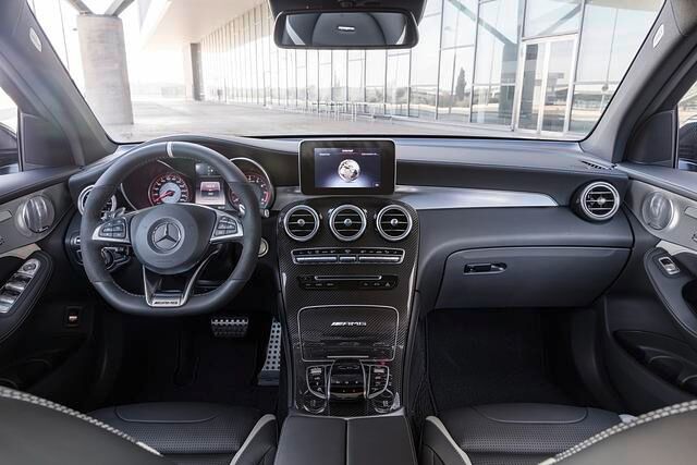 Der Innenraum ist typisch Mercedes