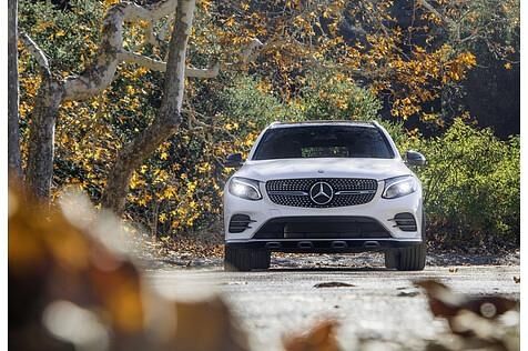 Mercedes AMG GLC 43 - strahlt aus LED-Augen