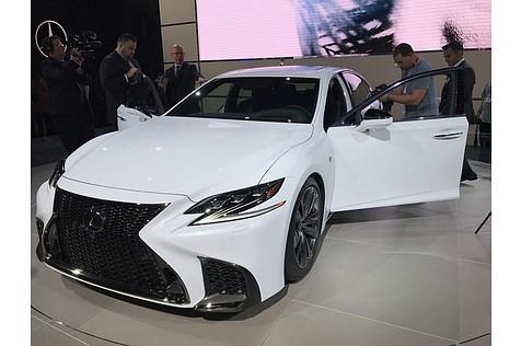 Lexus LS F Sport 2