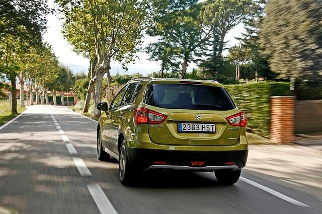 Statt eines hochbeinigen Kleinwagens ist der SX4 nun ein kleines SUV