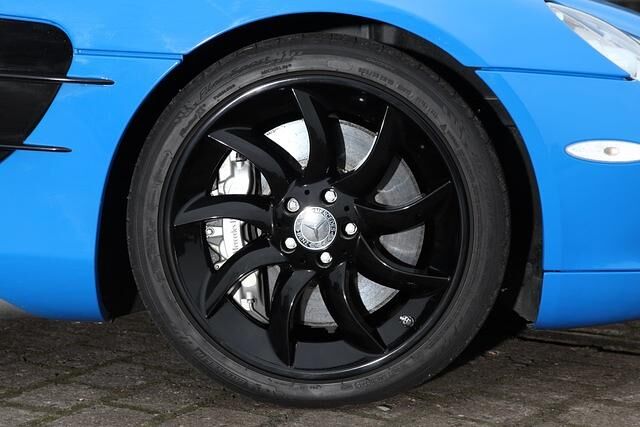 Neben dem Motortuning umfasst die Behandlung unter anderem neue Felgen