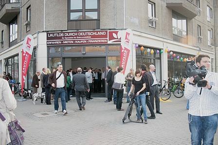 Die Lautlos durch Deutschland GmbH präsentiert die 
Elektromobile in unmittelbarer Nähe in der Berliner 
Wilhelmstraße.