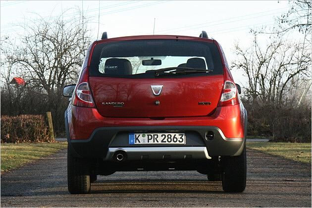 Ein dünnes Auspuffrohr entsorgt den 1,6-Liter-Motor