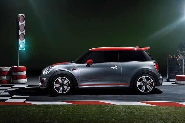 Auf den Markt kommen wird der John-Cooper-Mini wohl rund ein Jahr nach dem Start der neuen Mini-Generation