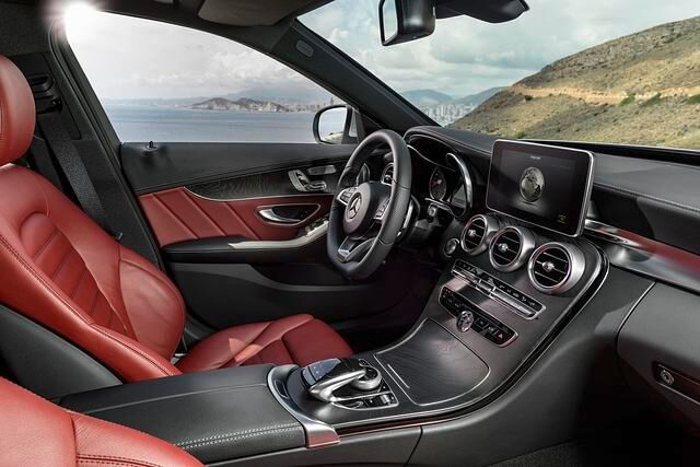 Die Designer haben sich die Architektur der Mercedes-Sportwagen zum Vorbild genommen – ein zeitloses, hochwertiges Interieur ist dabei herausgekommen