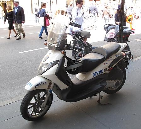 Polizei Motorroller in New York
