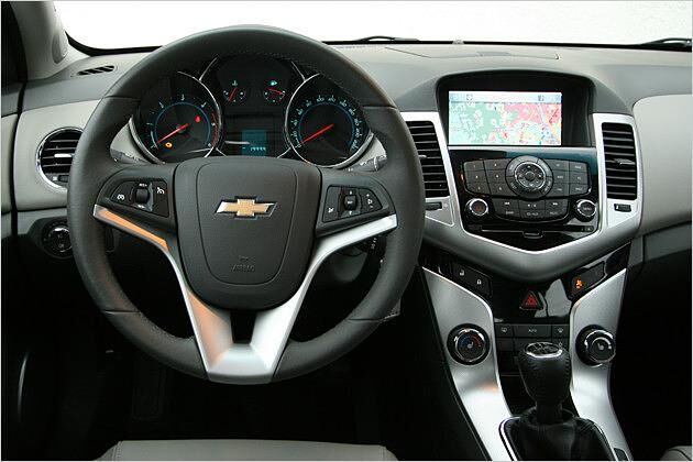 Das Cockpit wirft in Sachen Bedienung keine Fragen auf