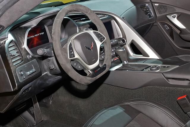 Obwohl noch getestet wird, spricht Chevrolet schon davon, mit dem Z07-Paket habe die neue Vette einige der schnellsten Corvette-Runden aller Zeiten gefahren