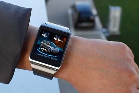 BMW Smartwatch für den i3 - Beifahrer am Handgelenk