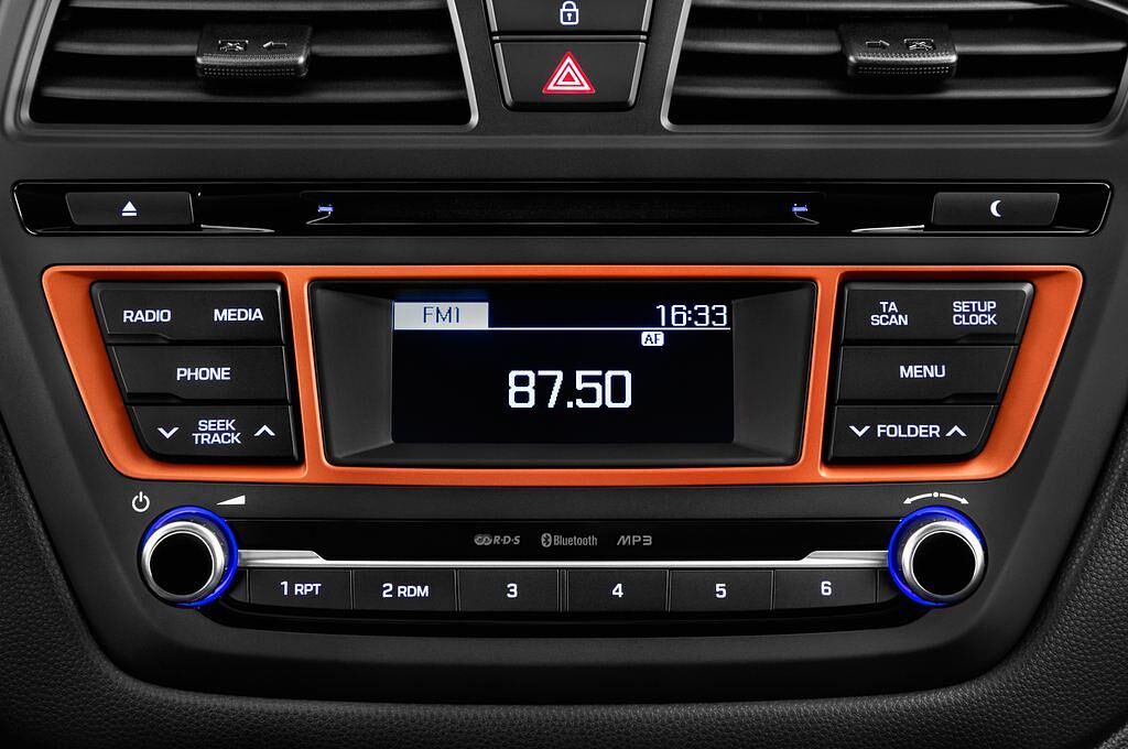 Hyundai I20 (Baujahr 2015) Style 3 Türen Radio und Infotainmentsystem