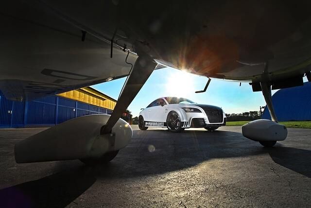 Audi TT RS Black & White Edition - Sportliche Schwarz-Weiß-Malerei