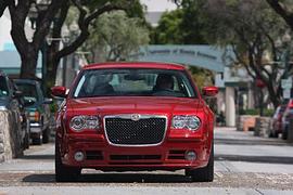 Faszination: Chrysler 300C SRT8 - Inferno Rot Faszination: Chrysler 300C SRT8 - Inferno Rot