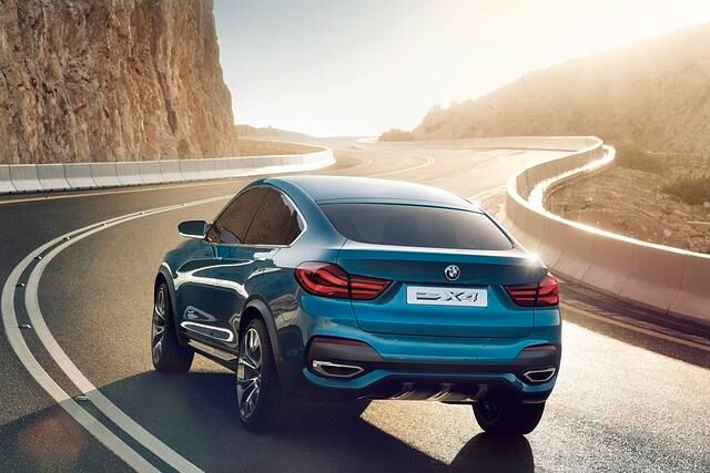 Verfeinerung hat sich auch BMW auf die Fahnen geschrieben und stellt dem X3 ein schnittigeres und edleres Coupémodell namens X4 zur Seite. 