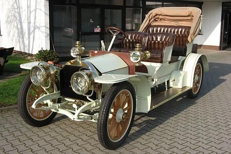 Über 100 Jahre alter Mercedes unterm Hammer - Neuer Besitzer für den Simplex