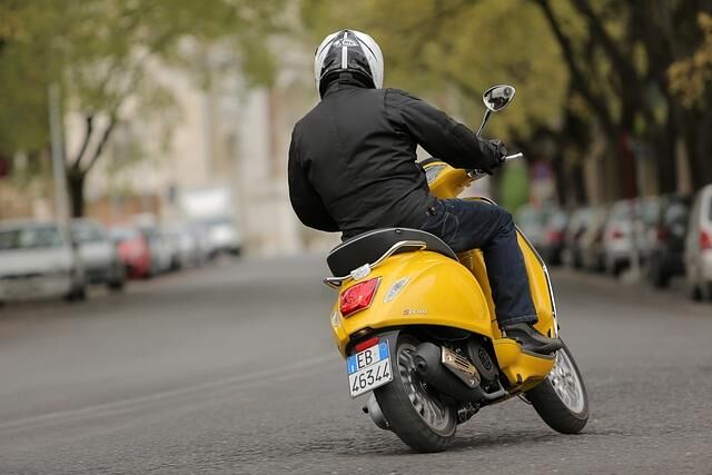 Viel Technik-Ausstattung erhalten Vespa-Käufer nicht: Piaggio beschränkt sich auf das, was unbedingt sein muss