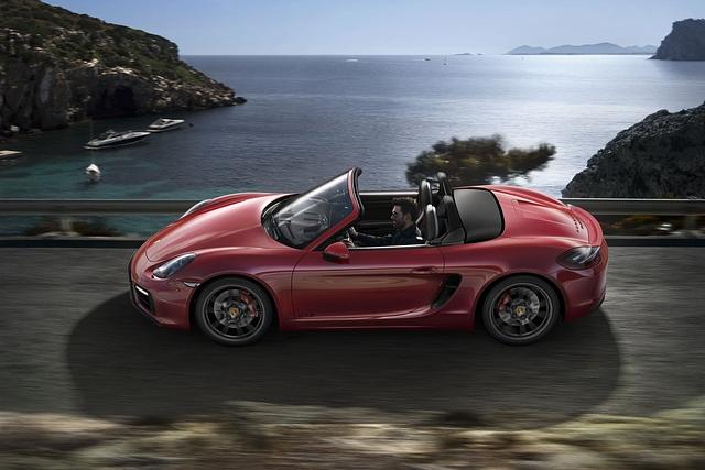 Der Boxster GTS erhält ein paar PS extra und ein adaptives Fahrwerk