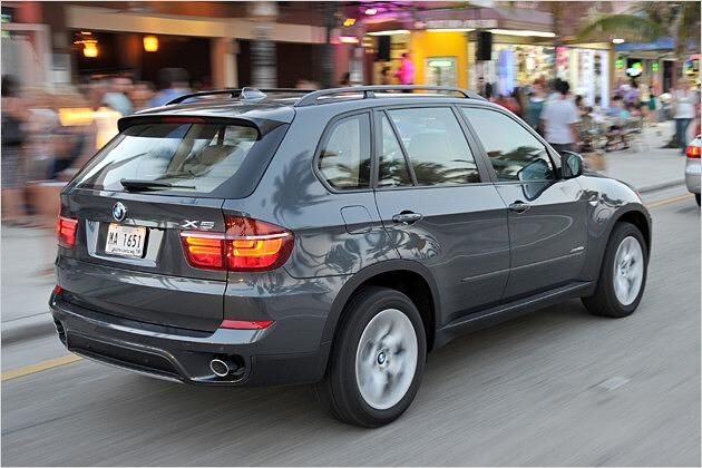 Mit den neuen Motorisierungen ist der X5 spritziger unterwegs als je zuvor