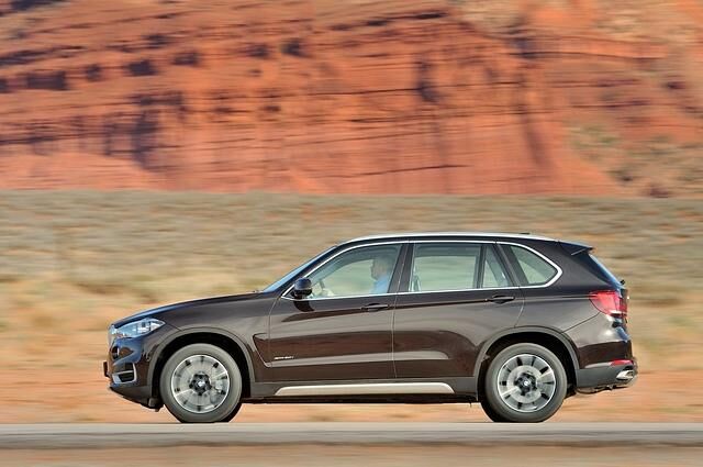 Gut 4,90 Meter lang ist der BMW X3 vom Typ F15