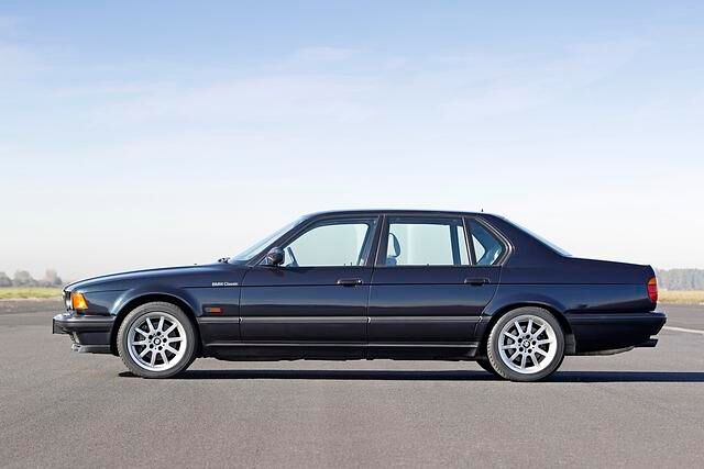 BMW 750iL: Die Langversion mit Zwölfzylinder der Generation E32