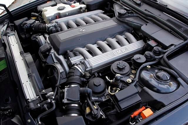 Im Jahr 1987 waren die 300 PS des V12-Motors ein eindrucksvolles Statement
