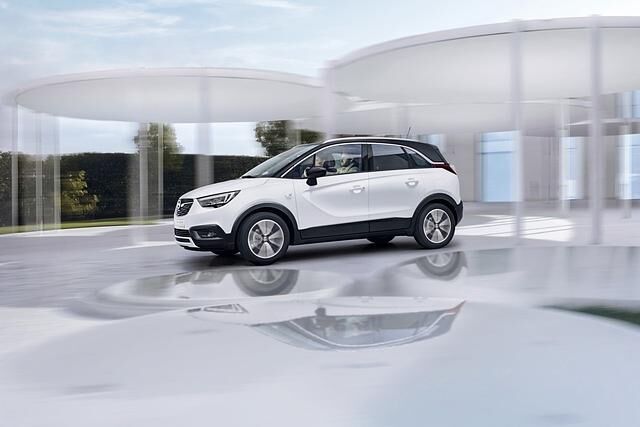 Aber Allrad wird sich der Opel Crossland trotz etwas erhöhter Beinfreiheit sparen, die bleibt dem leicht größeren Mokka X vorbehalten