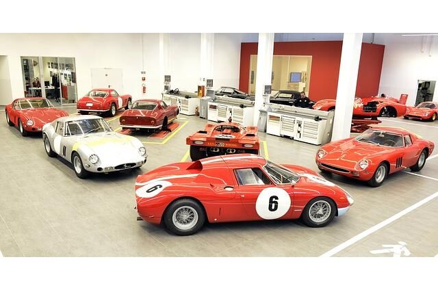 Ferrari 250 GTO von 1962 bis 1964. Im Bild sind 5 der insgesamt nur 36 gebauten Exemplare