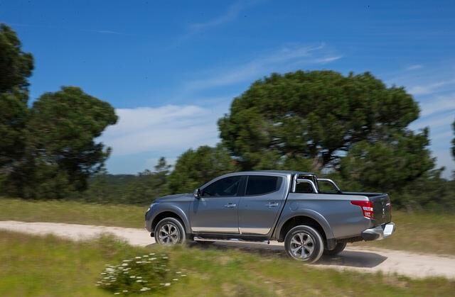 Der auf dem Mitsubishi L200 basierende japanische Italiener wird als Double-Cab (Fünfsitzer), Extended Cab (2+2-Sitzer) und Fahrgestell angeboten