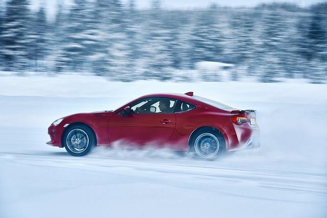 Zum neuen Modelljahr hat die Toyota-Mannschaft ihr erschwingliches Coupé nachgeschärft 