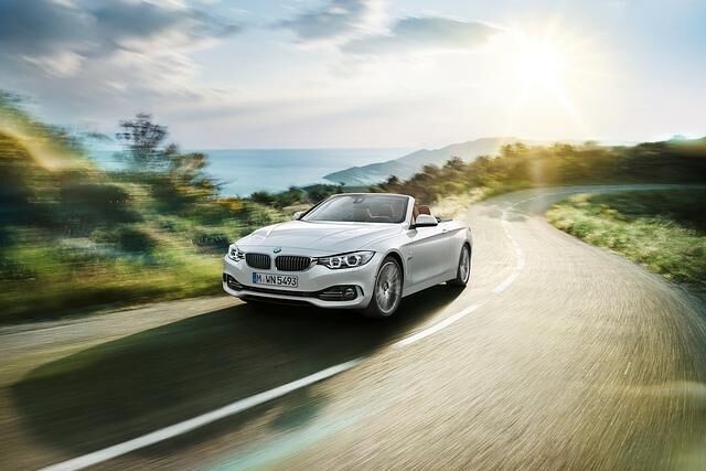 Ebenfalls ab März 2017 erhältlich: Das 4er Cabriolet