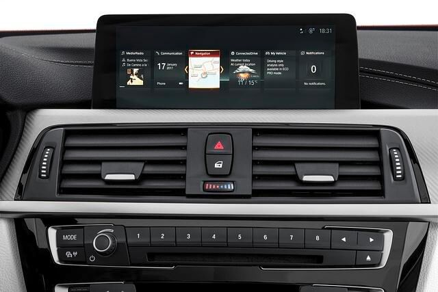 Das Infotainment-System Professional bietet künftig die neue Kachelübersicht