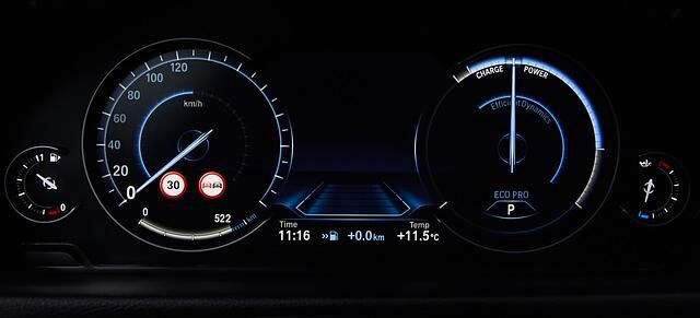 Im Eco-Modus gibt die Anzeige dem Fahrer Orientierungshilfe beim Spritsparen