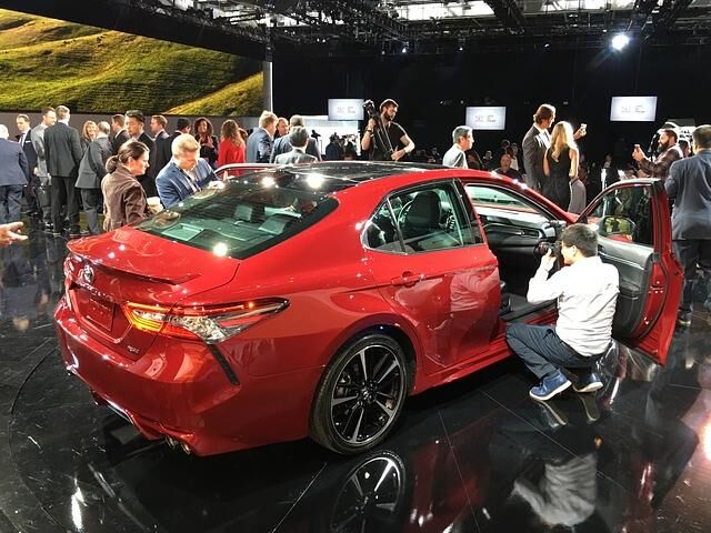 Auf dem Toyota-Messestand in Detroit herrschte reges Interesse am neuen Camry
