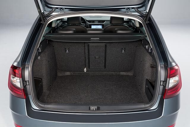 Der Octavia Combi bietet Platz für 610 Liter Gepäck. Die Heckklappe lässt sich künftig auch elentrisch öffnen