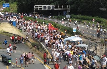 Aktion Still-Leben Autobahn A 40