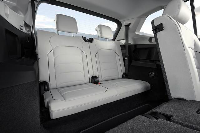 Durch eine dritte Reihe wird der Neuling zum Kleinbus im SUV-Kleid